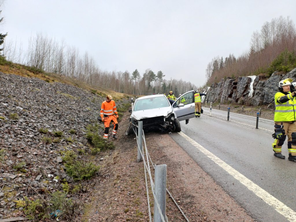 Trafikolycka på riksväg 61 mellan Arvika och Åmotfors. 