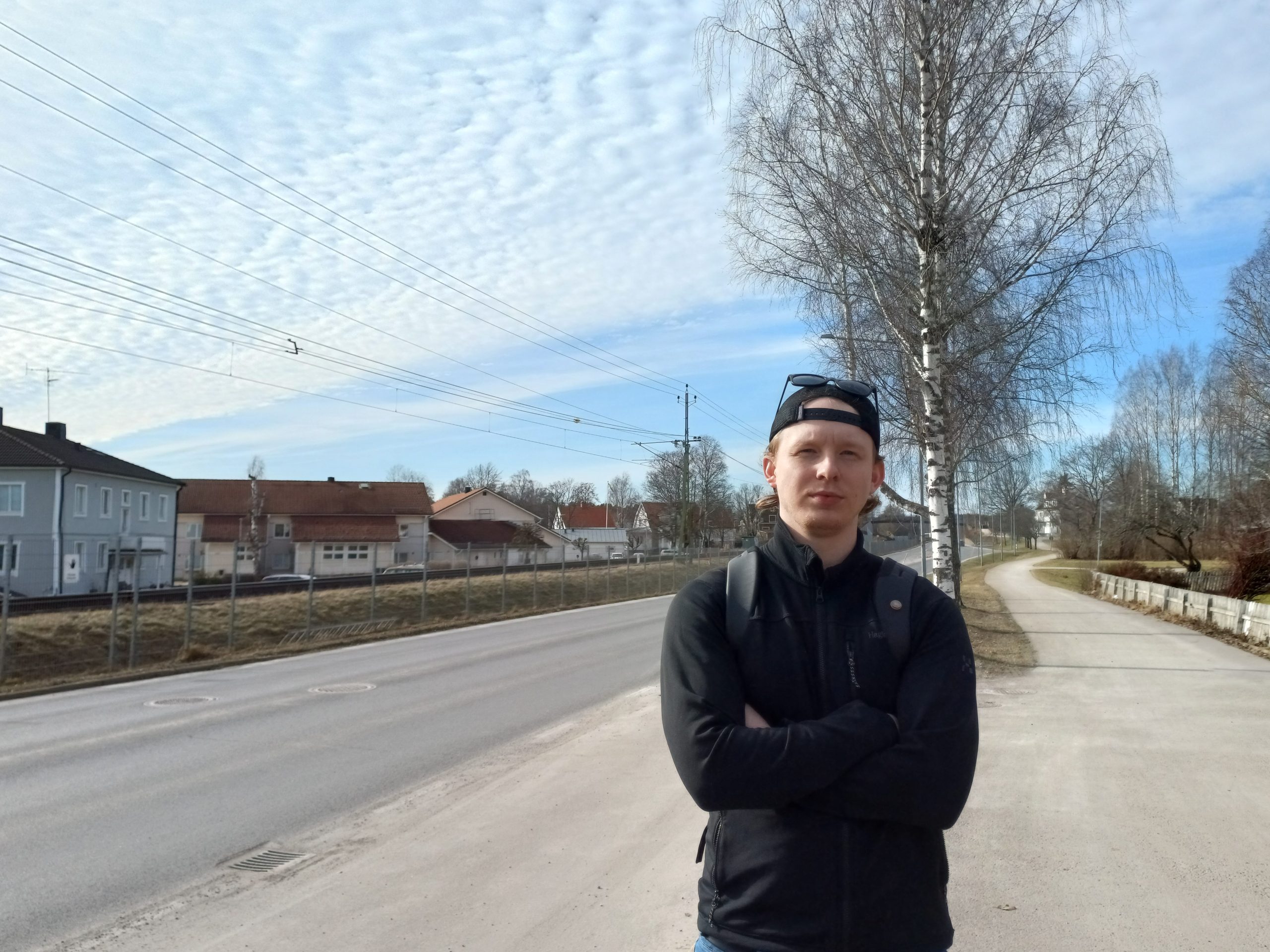 Axel Gustafsson ryckte in när han såg en berusad man gå mitt på Järnvägsgatan i Arvika. Foto: Sakeus Berg.