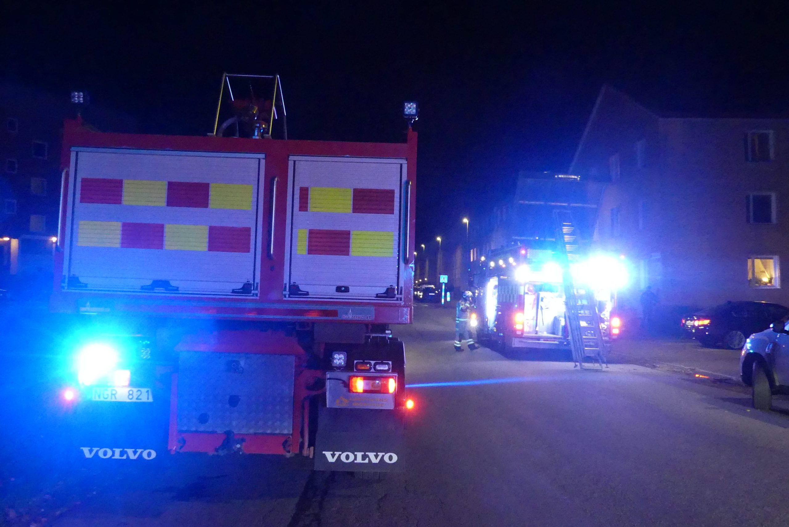Brand i lägenhetshus på Parkgatan i Arvika oktober 2021. Foto: Sakeus Berg.