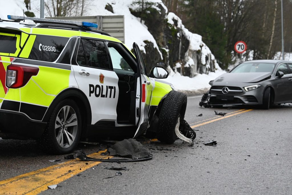 Rånarna kraschade med norsk polis efter rånet mot Ica i Sillerud. Foto: Steffen Zachariassen/Romerikes Blad.