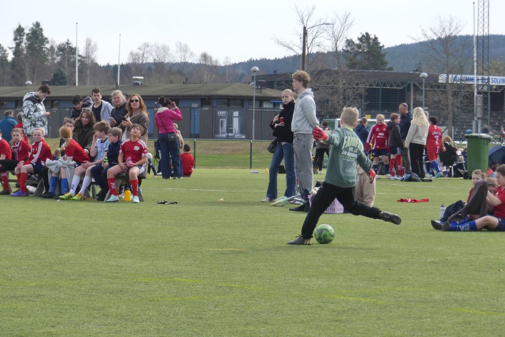 Klassfotboll på Vik i Arvika. Foto: Sakeus Berg.