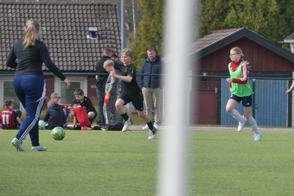 Klassfotboll på Vik i Arvika. Foto: Sakeus Berg.