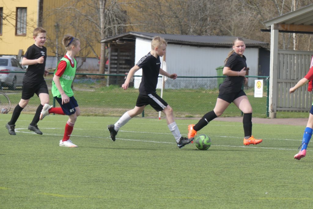 Klassfotboll på Vik i Arvika. Foto: Sakeus Berg.