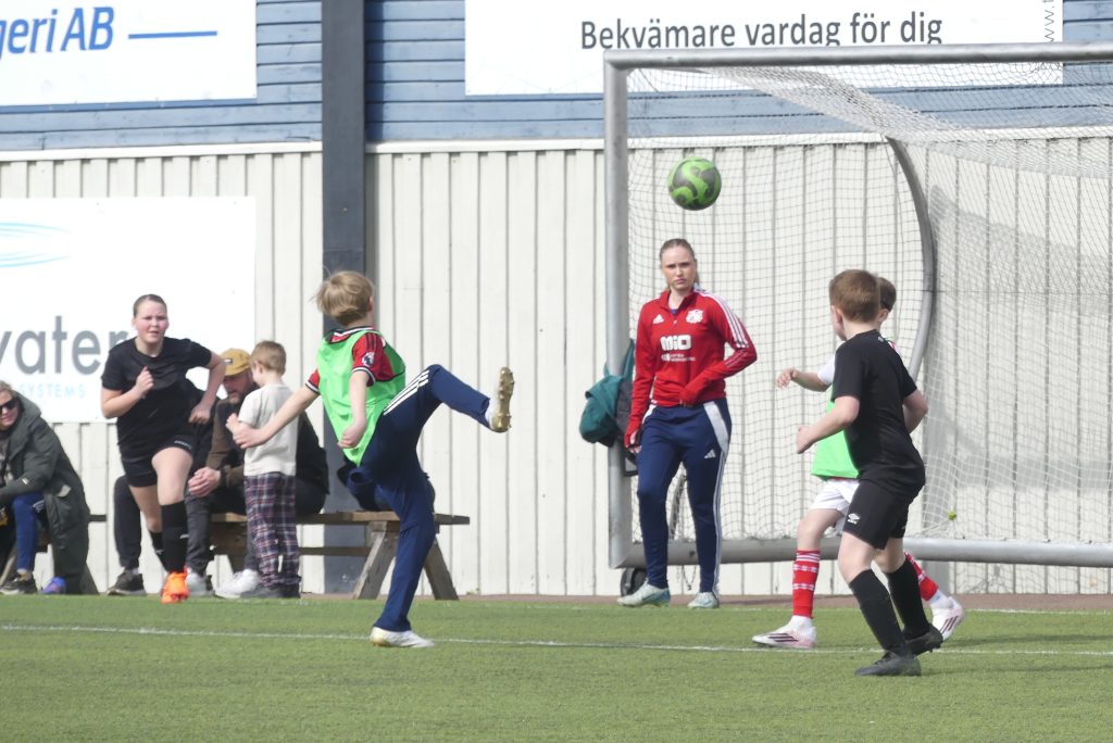 Klassfotboll på Vik i Arvika. Foto: Sakeus Berg.