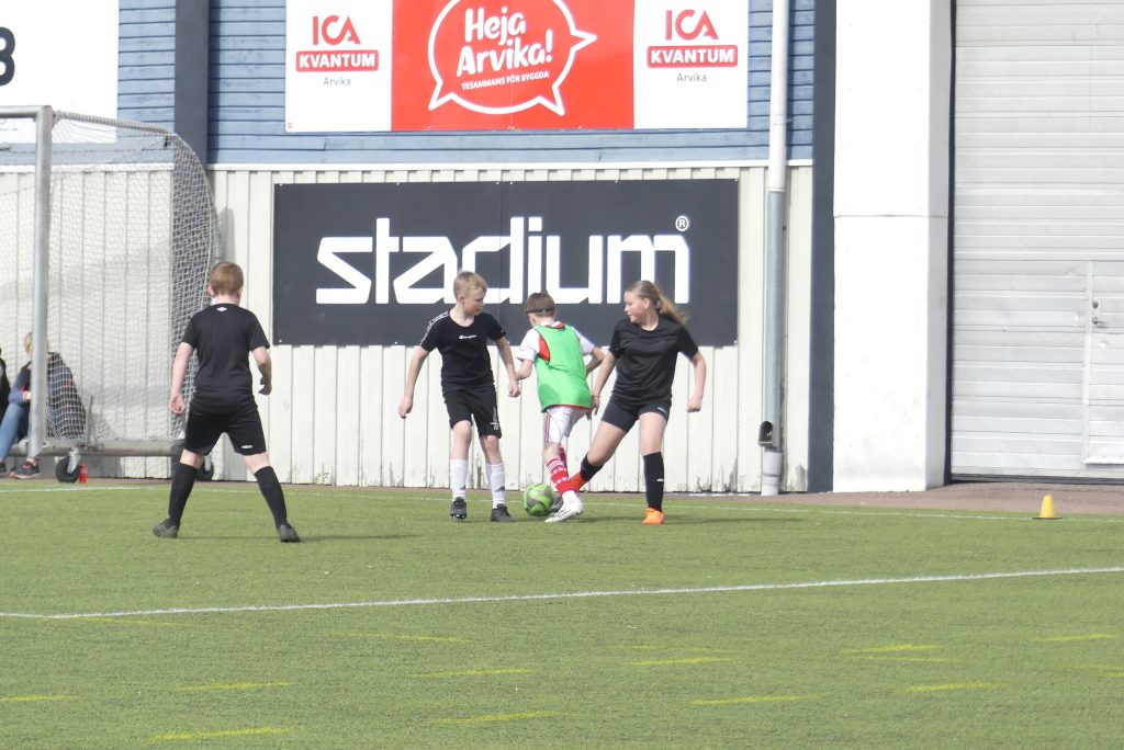 Klassfotboll på Vik i Arvika. Foto: Sakeus Berg.
