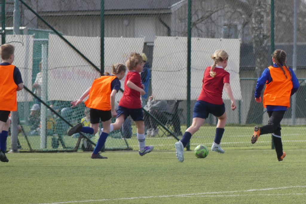 Klassfotboll på Vik i Arvika. Foto: Sakeus Berg.