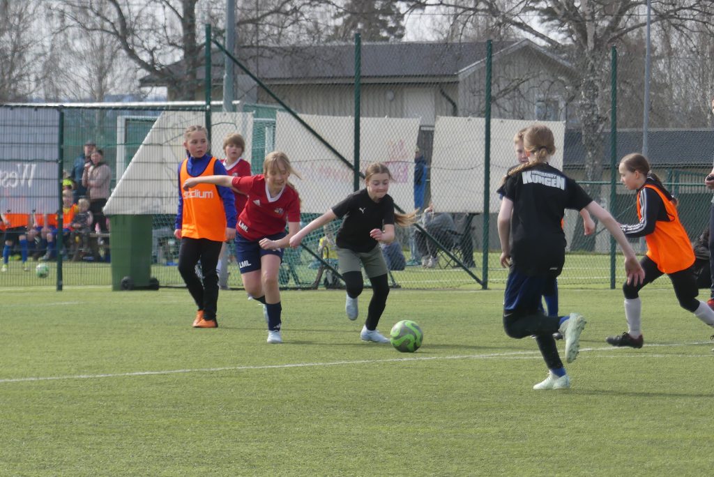 Klassfotboll på Vik i Arvika. Foto: Sakeus Berg.