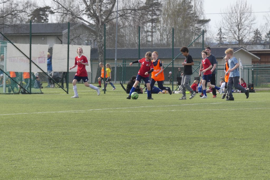 Klassfotboll på Vik i Arvika. Foto: Sakeus Berg.