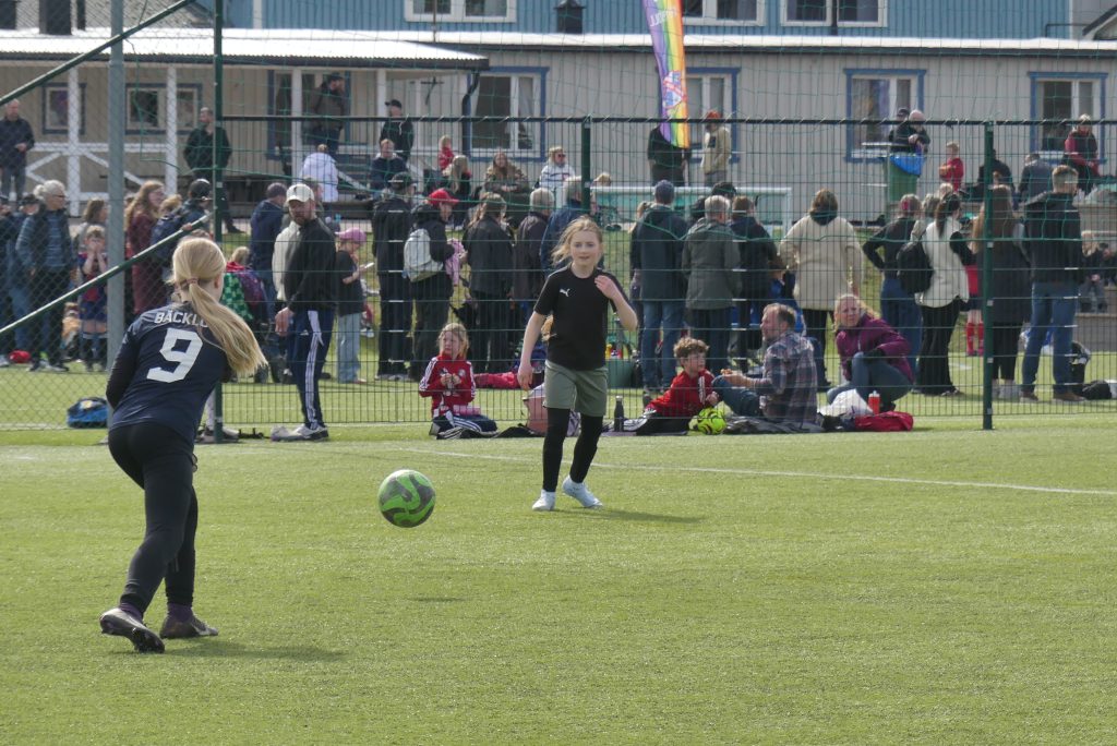 Klassfotboll på Vik i Arvika. Foto: Sakeus Berg.