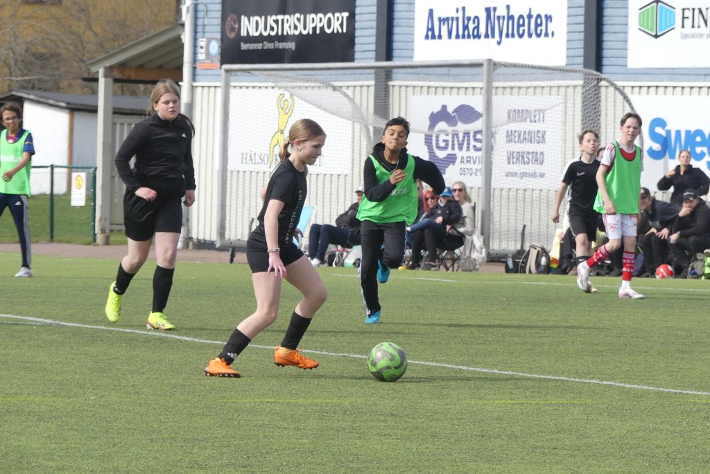 Klassfotboll på Vik i Arvika. Foto: Sakeus Berg.