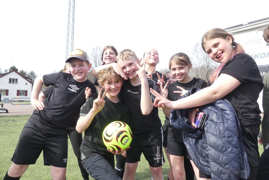 Klassfotboll på Vik i Arvika. Foto: Sakeus Berg.