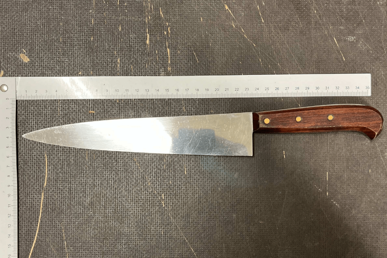 Kniven som användes vid rånet. Foto: Polisen.