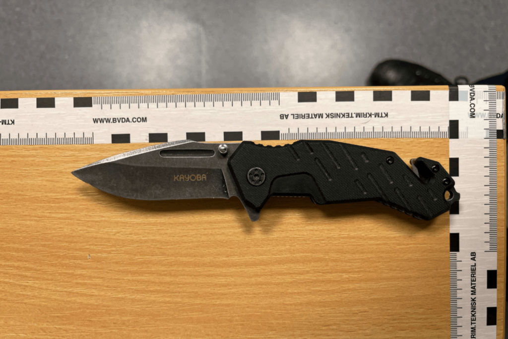 En man döms för brott mot knivlagen. Bild från polisens förundersökningsprotokoll.