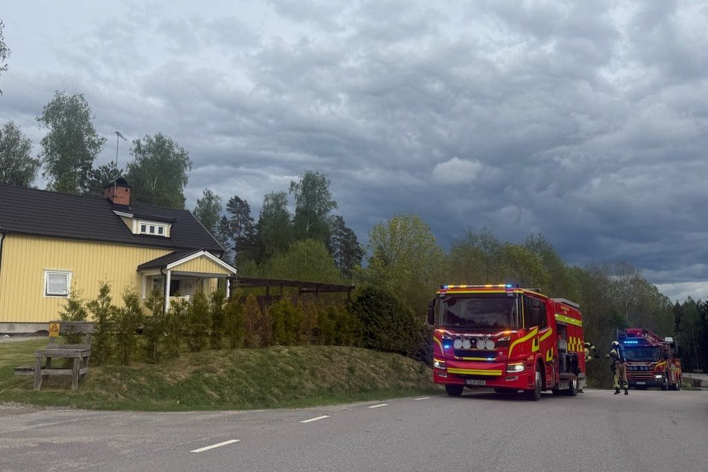 Larm om rökutveckling i villa. Foto: Magnus Högberg.