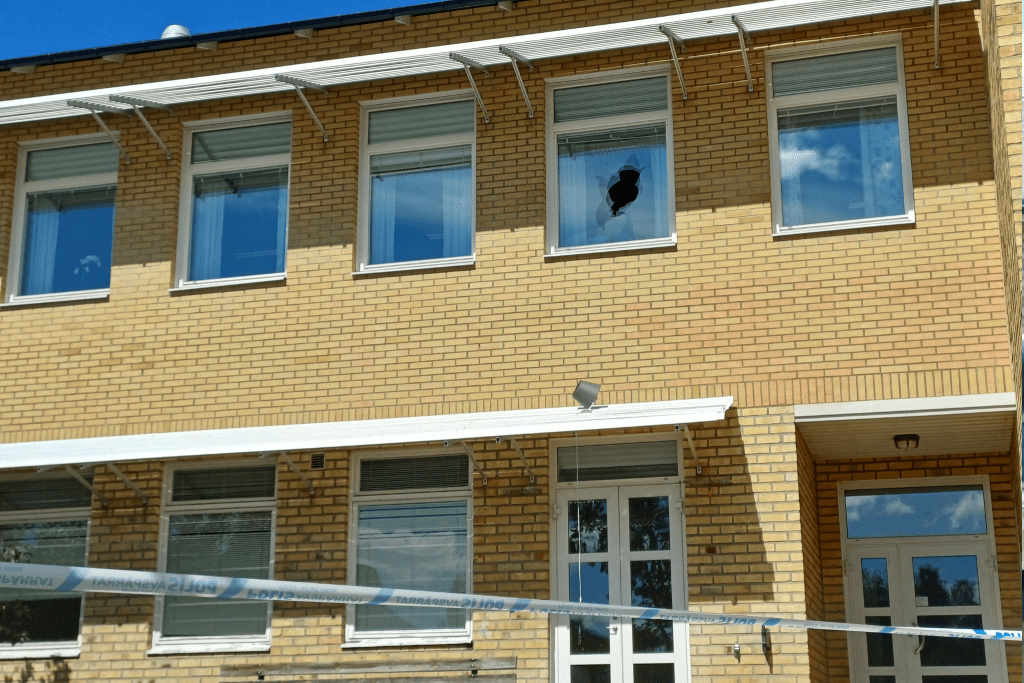 Grov skadegörelse på Järvenskolan i Gunnarskog. Foto: Sakeus Berg.